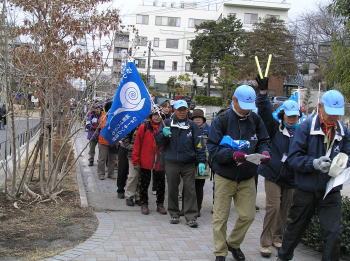 大船山崎地区を行く
