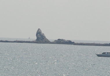 烏帽子岩