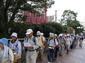 史跡探訪ウオークのスタート
